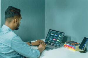 Aplicaciones para recursos humanos y gestión del tiempo en el trabajo: claves para una empresa eficiente