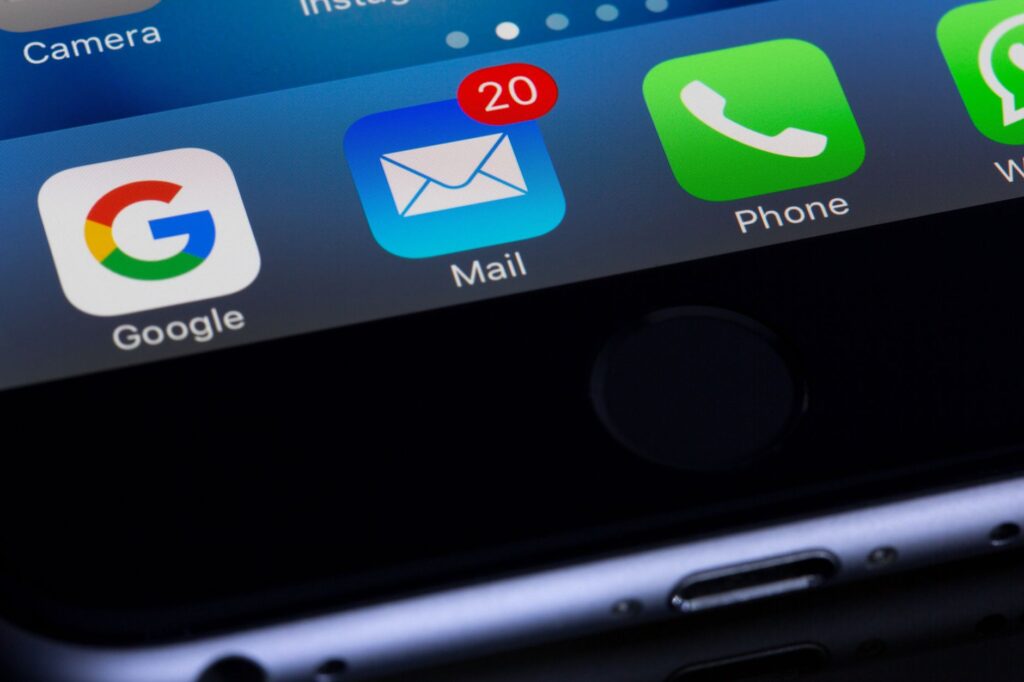 Comparativa práctica: las mejores herramientas de email marketing y por qué Mailrelay es la opción para empezar sin inversión